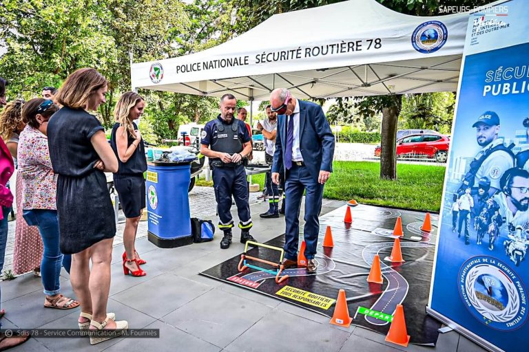 Barnum pliant de la police nationale des Yvelines
